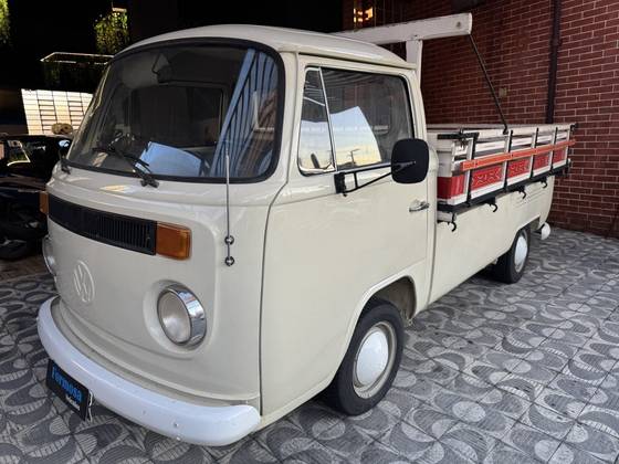 VOLKSWAGEN KOMBI 1.6 MI PICK-UP CS 8V GASOLINA 2P MANUAL VOLKSWAGEN KOMBI 1.6 MI PICK-UP CS 8V GASOLINA 2P MANUAL